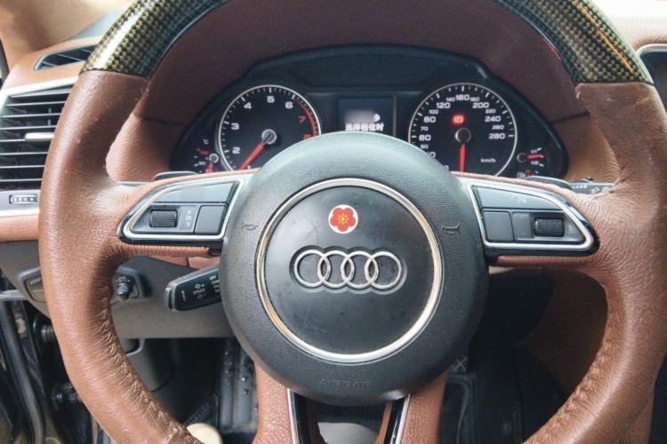 Used Audi Q5 2013 40 TFSI Ambition Steering Wheel