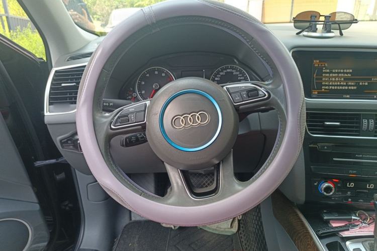 Used Audi Q5 2013 40 TFSI Technology Edition Steering Wheel
