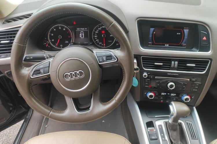 Used Audi Q5 2013 40 TFSI Technology Edition Steering Wheel