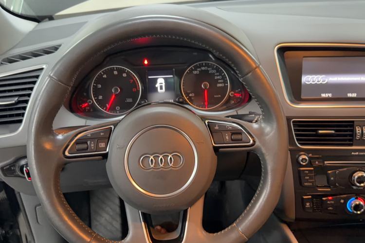 Used Audi Q5 2013 40 TFSI Ambition Steering Wheel