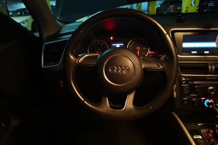 Used Audi Q5 2013 40 TFSI Ambition Steering Wheel