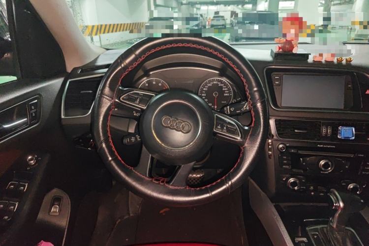 Used Audi Q5 2013 40 TFSI Technology Edition Steering Wheel