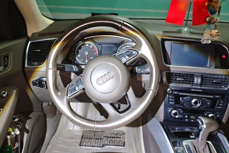 Used Audi Q5 2013 40 TFSI Technology Edition Steering Wheel