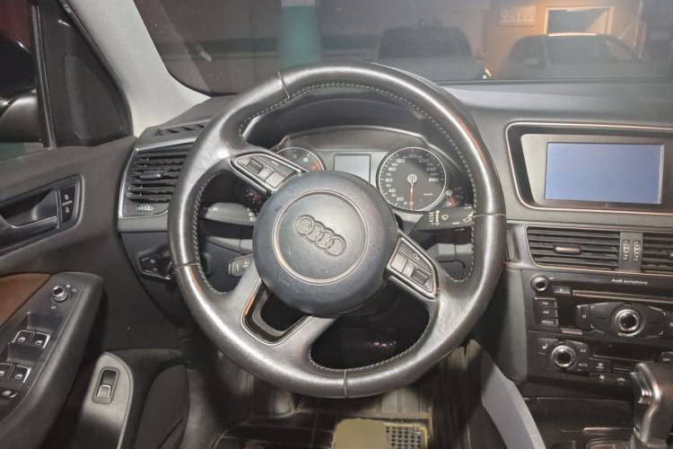 Used Audi Q5 2013 40 TFSI Technology Edition Steering Wheel