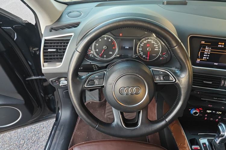 Used Audi Q5 2013 40 TFSI Comfort Edition Steering Wheel