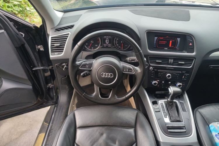 Used Audi Q5 2013 40 TFSI Technology Edition Steering Wheel