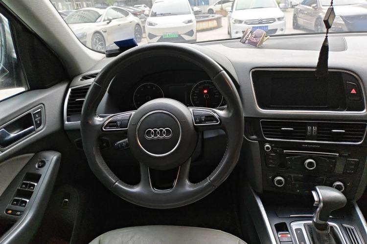 Used Audi Q5 2013 40 TFSI Technology Edition Steering Wheel