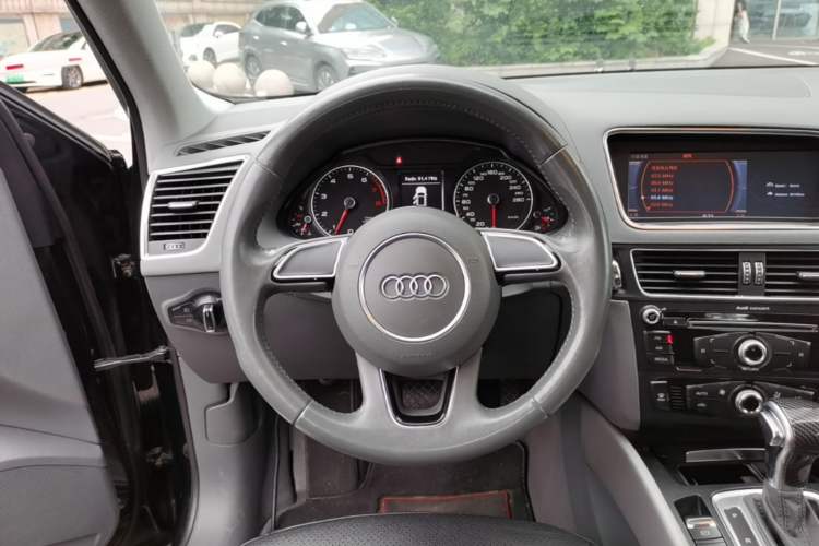 Used Audi Q5 2013 40 TFSI Ambition Steering Wheel