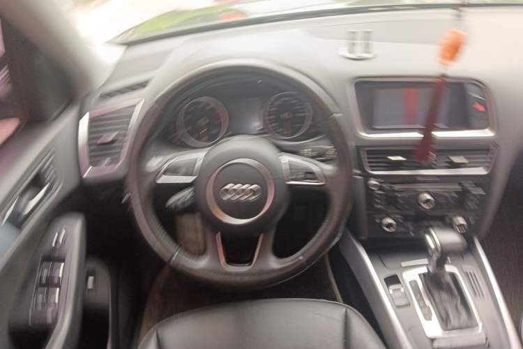 Used Audi Q5 2013 40 TFSI Technology Edition Steering Wheel