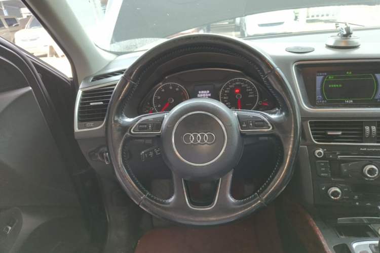 Used Audi Q5 2013 40 TFSI Technology Edition Steering Wheel