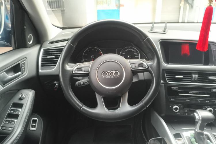 Used Audi Q5 2013 45 TFSI quattro Sport Edition Steering Wheel