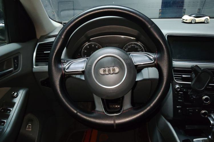 Used Audi Q5 2013 40 TFSI Ambition Steering Wheel