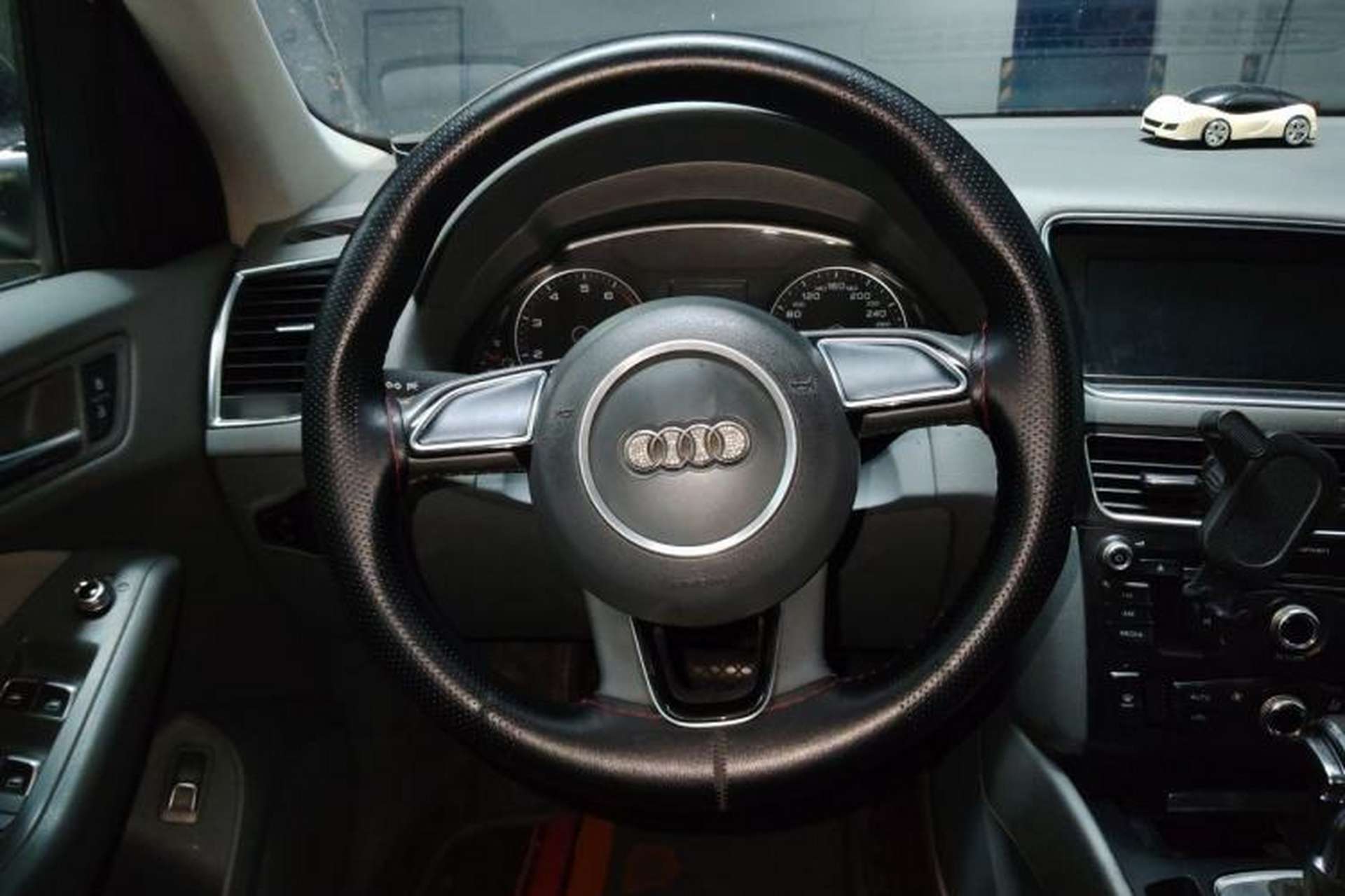 Used Audi Q5 2013 40 TFSI Ambition Steering Wheel
