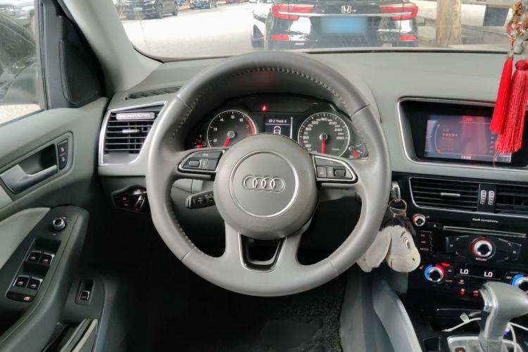 Used Audi Q5 2013 40 TFSI Technology Edition Steering Wheel