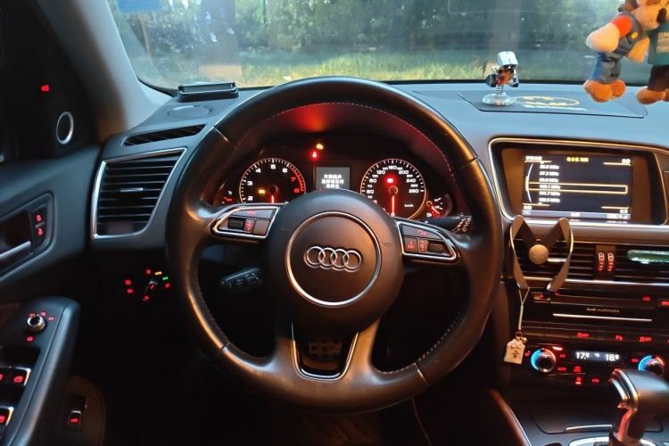 Used Audi Q5 2013 40 TFSI Technology Edition Steering Wheel