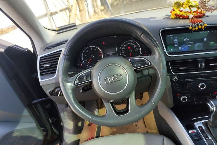 Used Audi Q5 2013 40 TFSI Technology Edition Steering Wheel