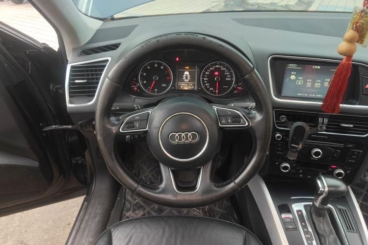 Used Audi Q5 2013 40 TFSI Technology Edition Steering Wheel