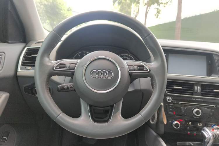 Used Audi Q5 2013 40 TFSI Technology Edition Steering Wheel