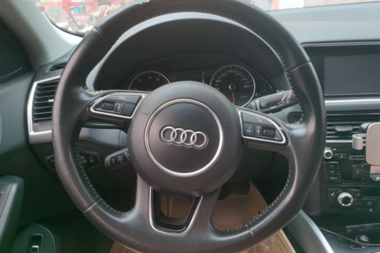Used Audi Q5 2013 40 TFSI Technology Edition Steering Wheel