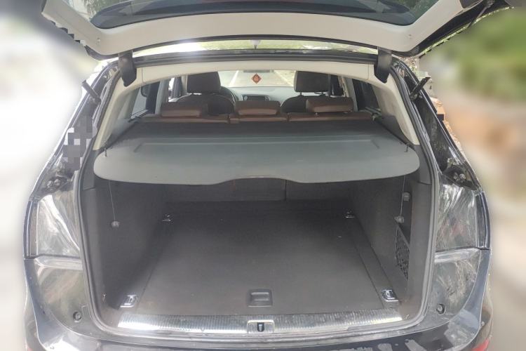 Used Audi Q5 2013 45 TFSI quattro off-road version Trunk
