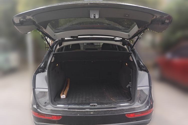 Used Audi Q5 2013 40 TFSI Comfort Edition Trunk