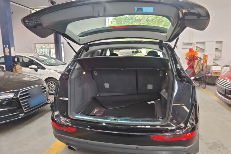 Used Audi Q5 2013 40 TFSI Ambition Trunk