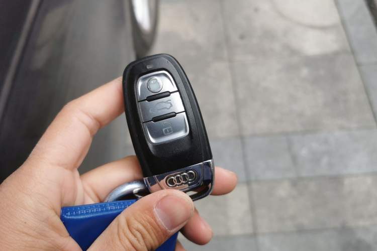 Used Audi Q5 2013 40 TFSI Ambition Vehicle Key