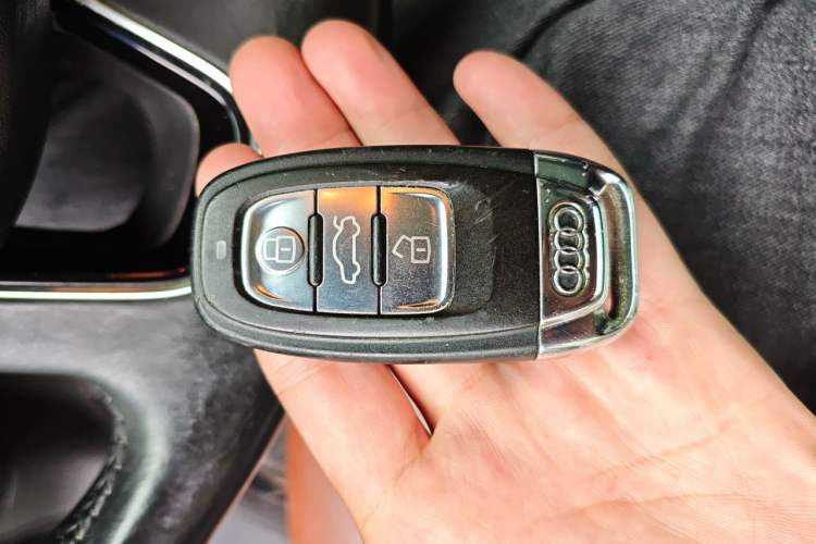 Used Audi Q5 2013 40 TFSI Ambition Vehicle Key