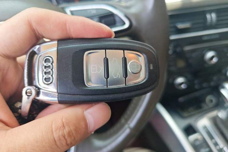Used Audi Q5 2013 40 TFSI Technology Edition Vehicle Key