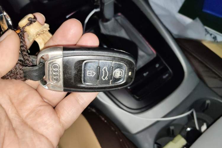 Used Audi Q5 2013 40 TFSI Ambition Vehicle Key