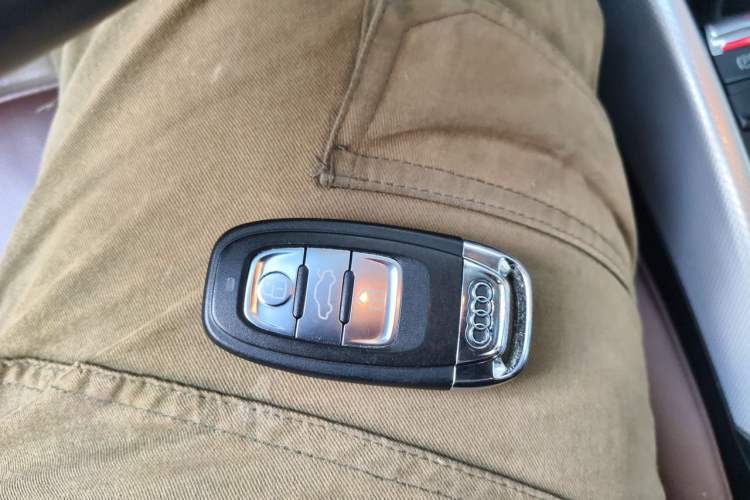 Used Audi Q5 2013 40 TFSI Technology Edition Vehicle Key