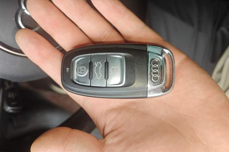 Used Audi Q5 2013 40 TFSI Comfort Edition Vehicle Key