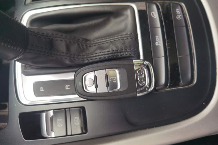 Used Audi Q5 2013 40 TFSI Ambition Vehicle Key