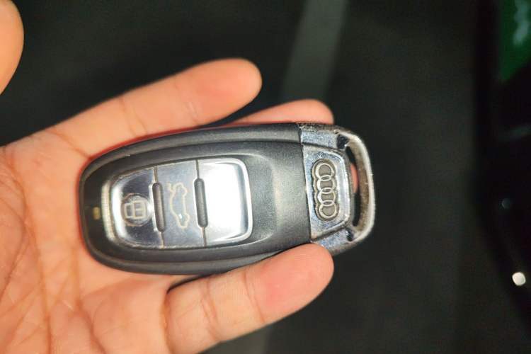 Used Audi Q5 2013 40 TFSI Ambition Vehicle Key