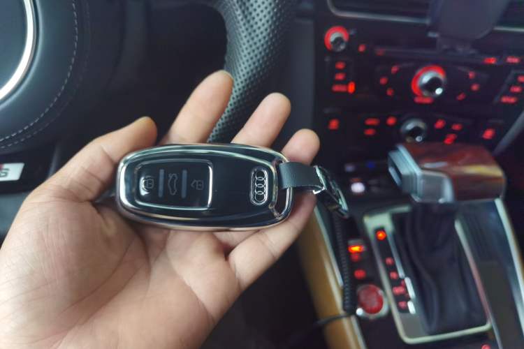 Used Audi Q5 2013 40 TFSI Ambition Vehicle Key