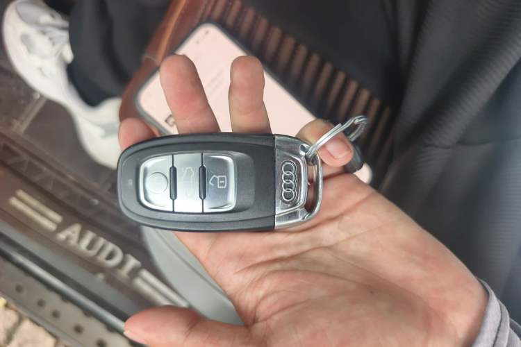 Used Audi Q5 2013 40 TFSI Comfort Edition Vehicle Key