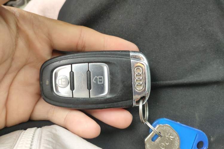 Used Audi Q5 2013 40 TFSI Ambition Vehicle Key