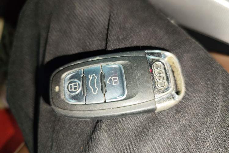 Used Audi Q5 2013 40 TFSI Technology Edition Vehicle Key