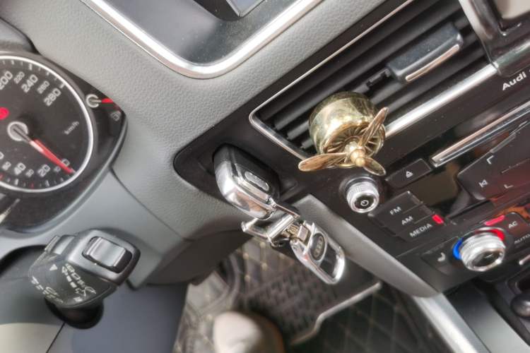 Used Audi Q5 2013 40 TFSI Technology Edition Vehicle Key
