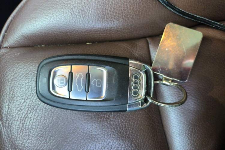 Used Audi Q5 2013 40 TFSI Technology Edition Vehicle Key