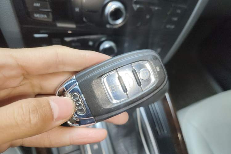 Used Audi Q5 2013 40 TFSI Ambition Vehicle Key