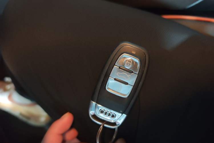 Used Audi Q5 2013 40 TFSI Ambition Vehicle Key