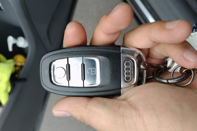 Used Audi Q5 2013 40 TFSI Technology Edition Vehicle Key