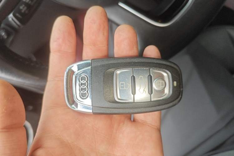 Used Audi Q5 2013 45 TFSI quattro Sport Edition Vehicle Key