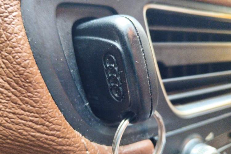 Used Audi Q5 2013 40 TFSI Ambition Vehicle Key
