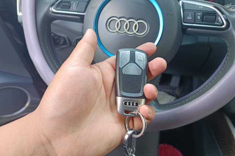 Used Audi Q5 2013 40 TFSI Technology Edition Vehicle Key