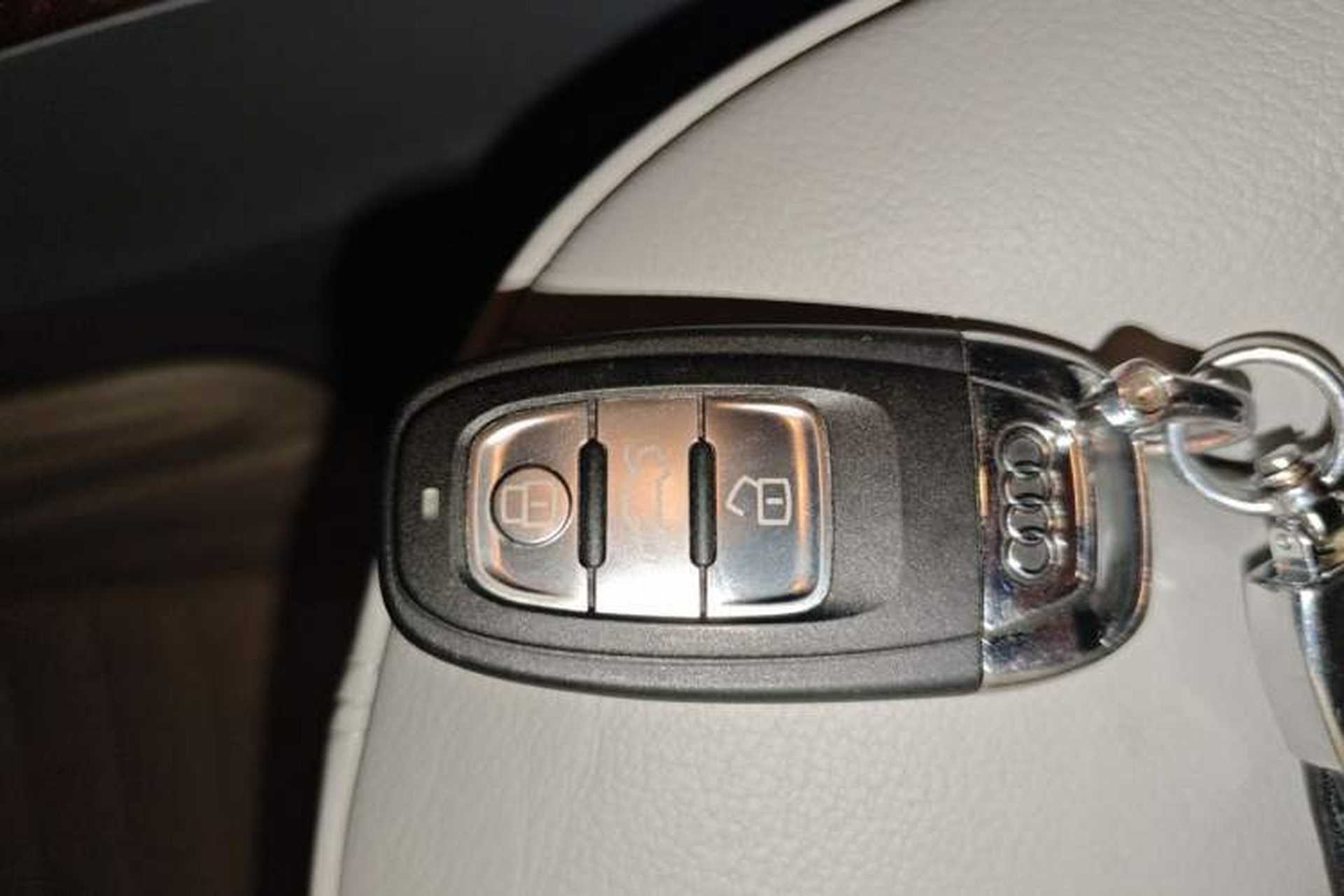 Used Audi Q5 2013 40 TFSI Comfort Edition Vehicle Key