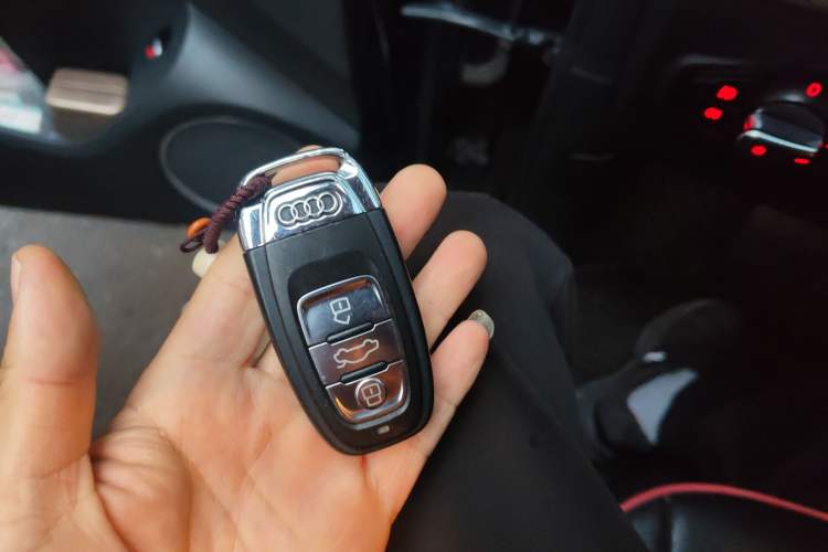 Used Audi Q5 2013 45 TFSI quattro Sport Edition Vehicle Key