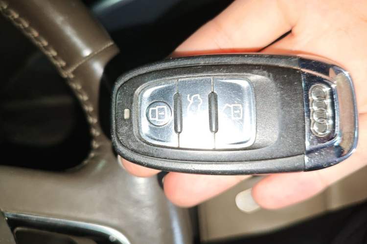 Used Audi Q5 2013 40 TFSI Technology Edition Vehicle Key