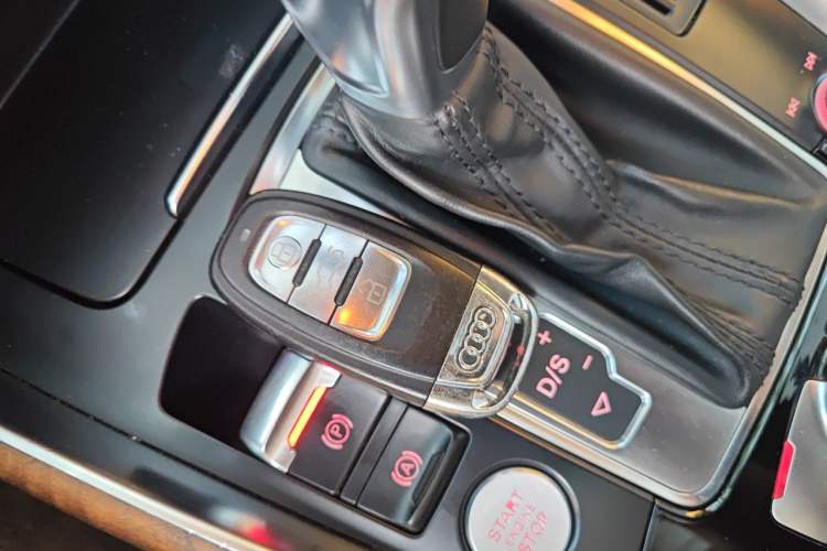Used Audi Q5 2013 40 TFSI Comfort Edition Vehicle Key